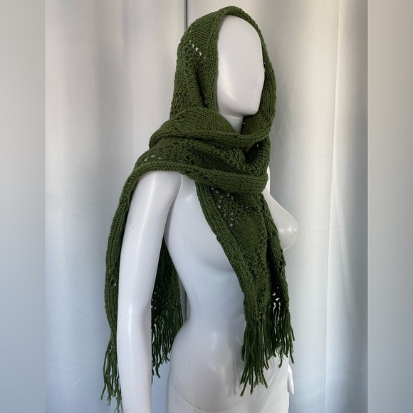 Winter Knit Green Scarf - Picture 2 of 4